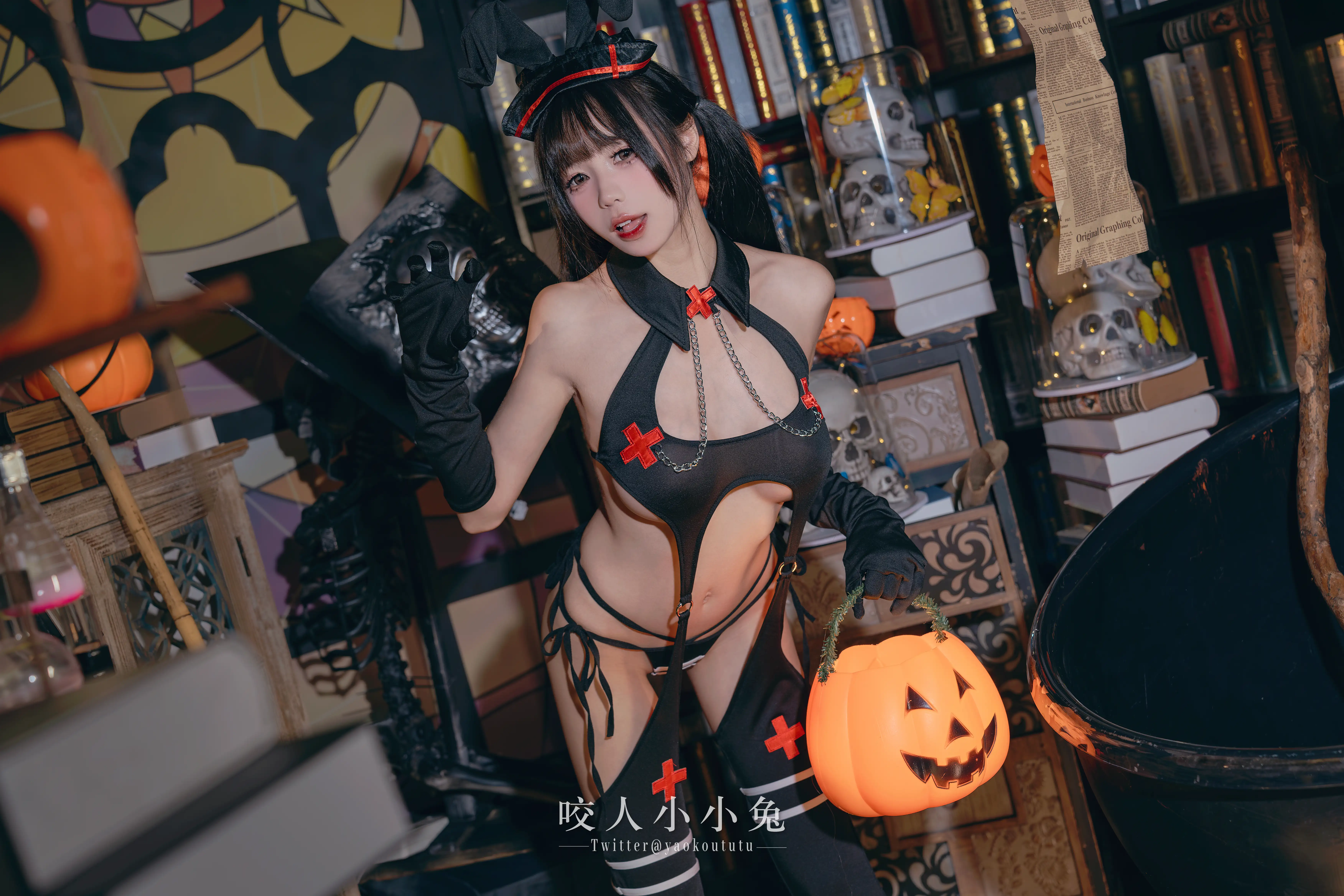 咬一口兔娘(黏黏团子兔) – NO.112 十一月T3特典 万圣节看護士[40P-625.8M] - 第4张