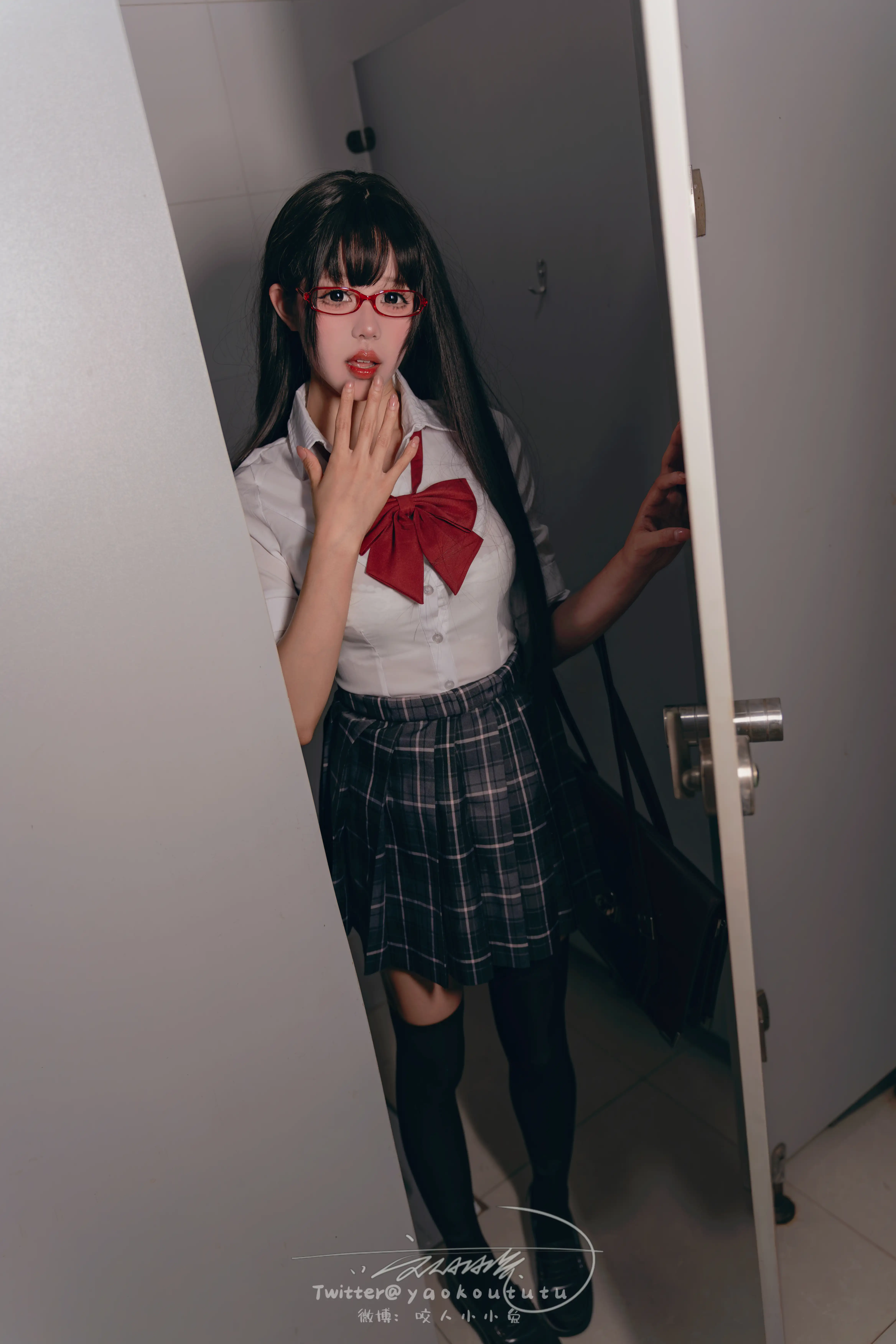 咬一口兔娘(黏黏团子兔) – NO.117 电车惊魂& 期待[72P-1V-1.02G] - 第6张