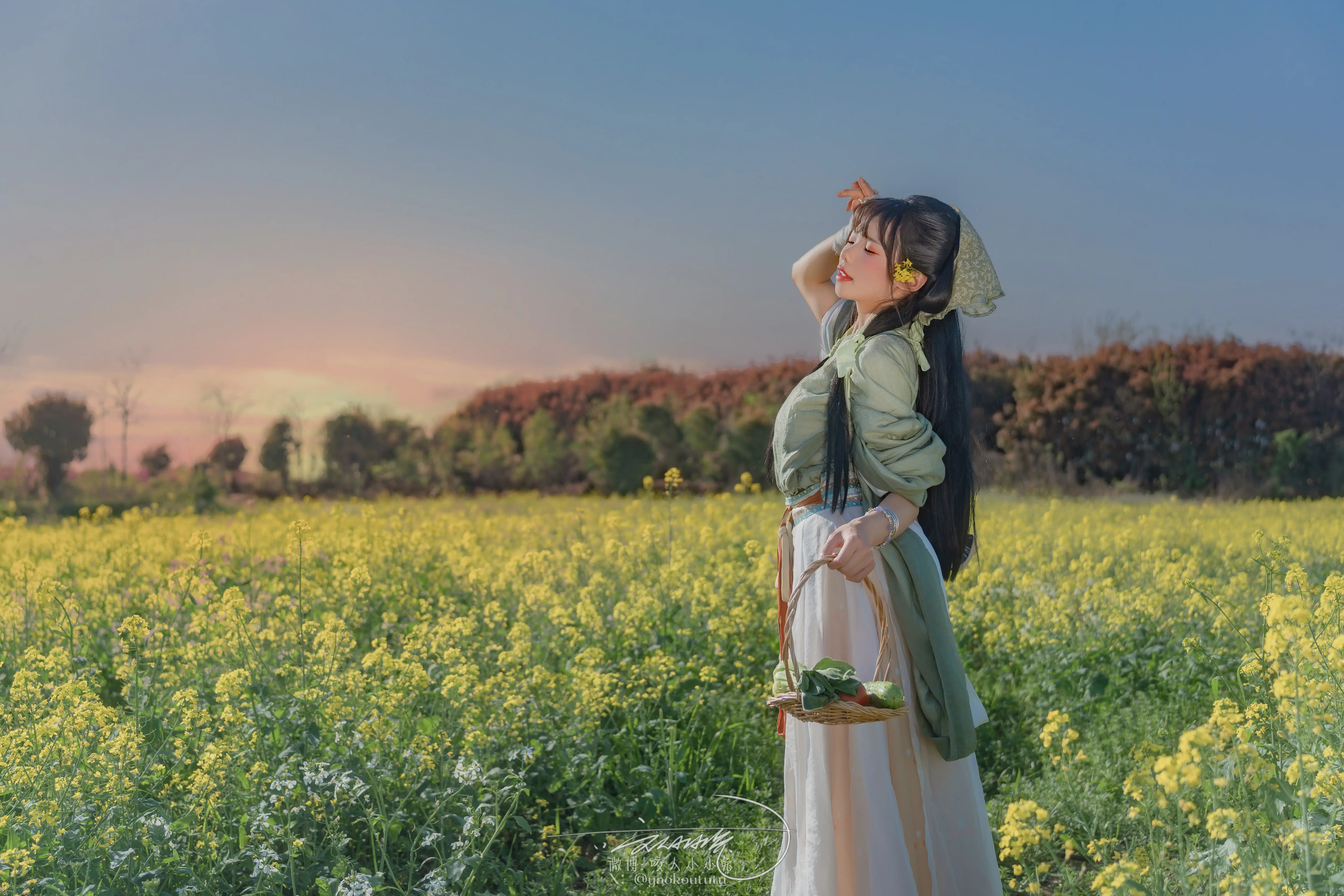咬一口兔娘(黏黏团子兔) – NO.154 5月作品『田耕记』 [74P1V-1.81GB] - 第3张