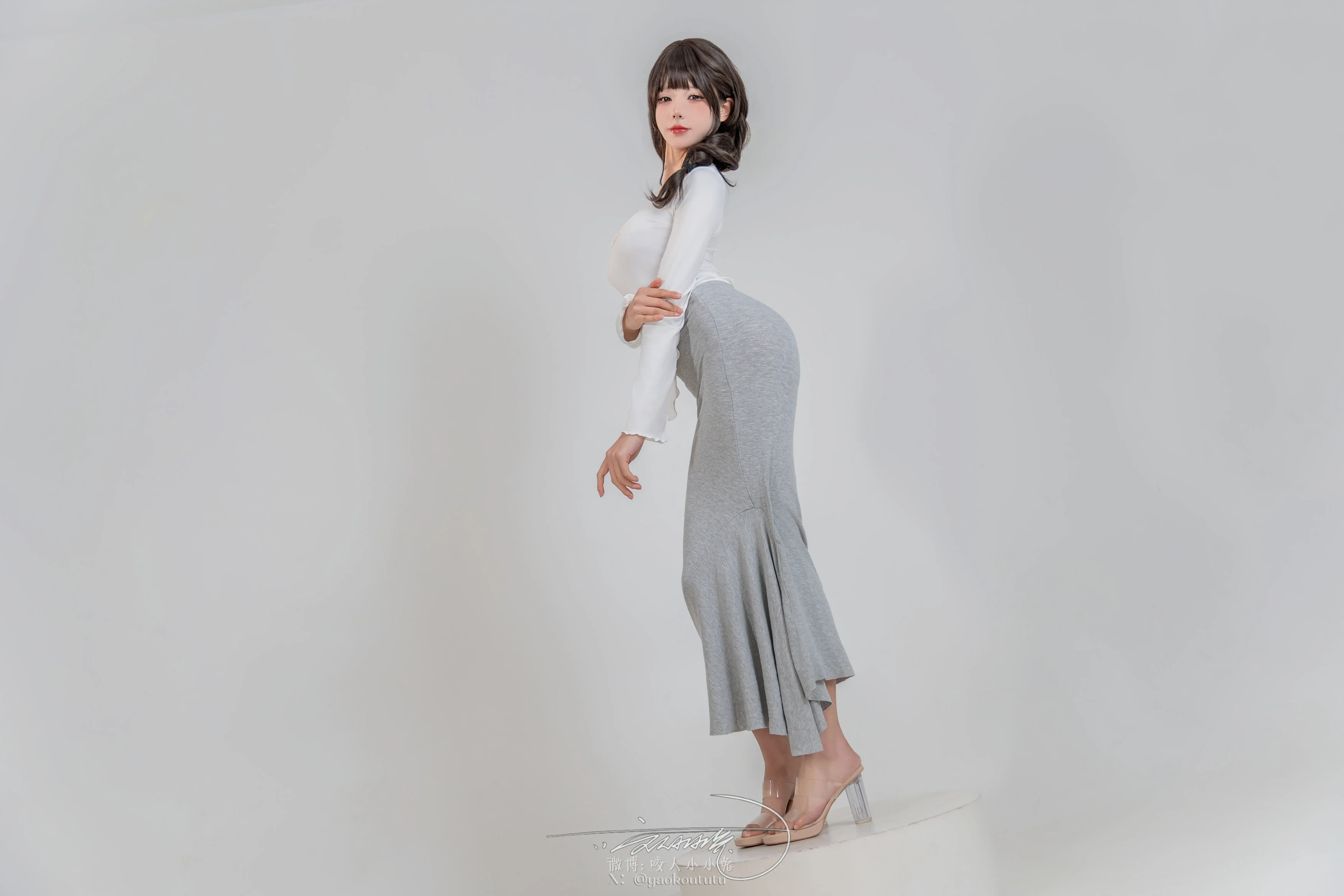 咬一口兔娘(黏黏团子兔) – NO.158 6月作品『夹心饼干』Queen card [79P1V-932MB] - 第3张