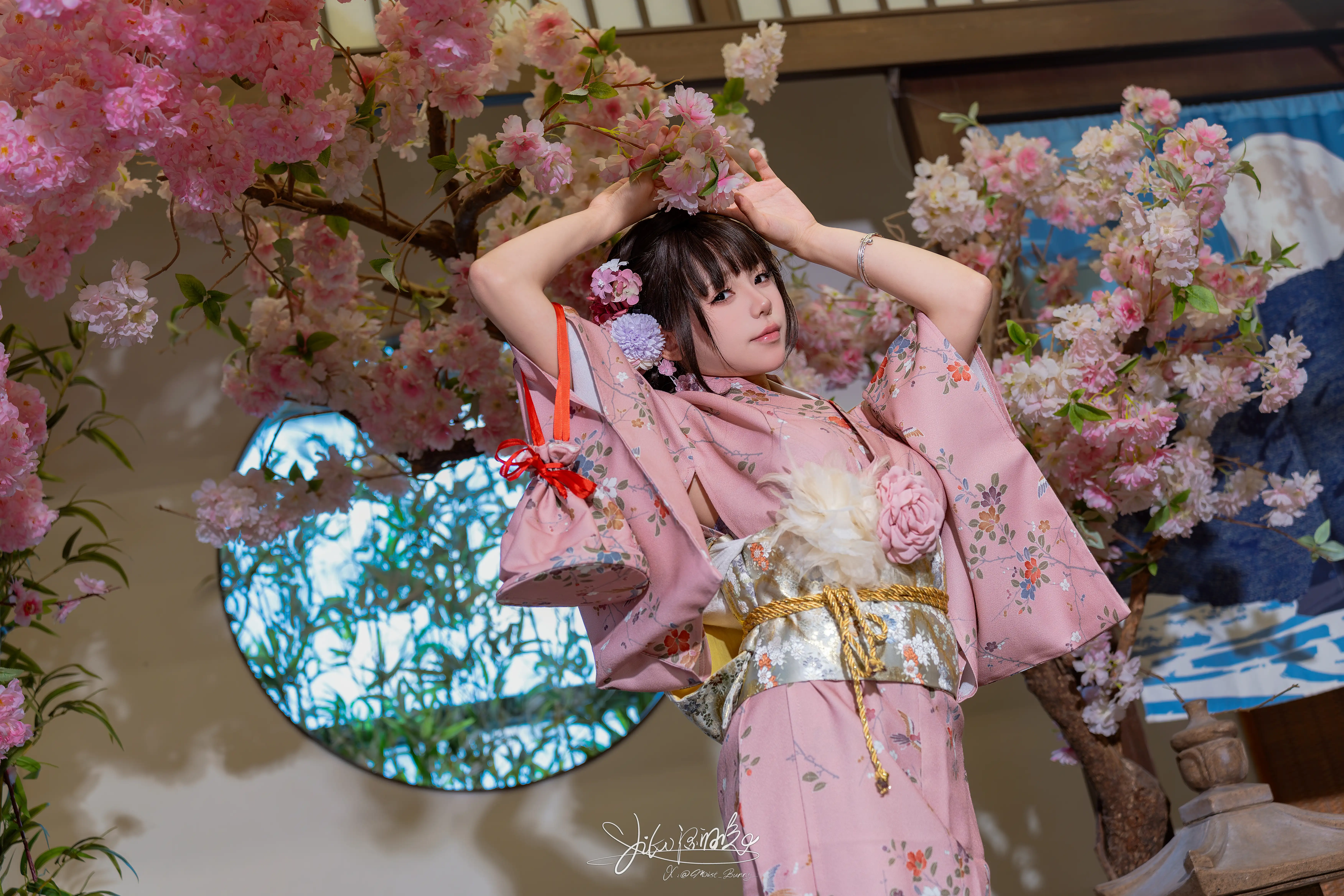 咬一口兔娘(黏黏团子兔) – NO.178 8月作品『温泉の女将』燕无歇[78P-1V-1.04G] - 第1张