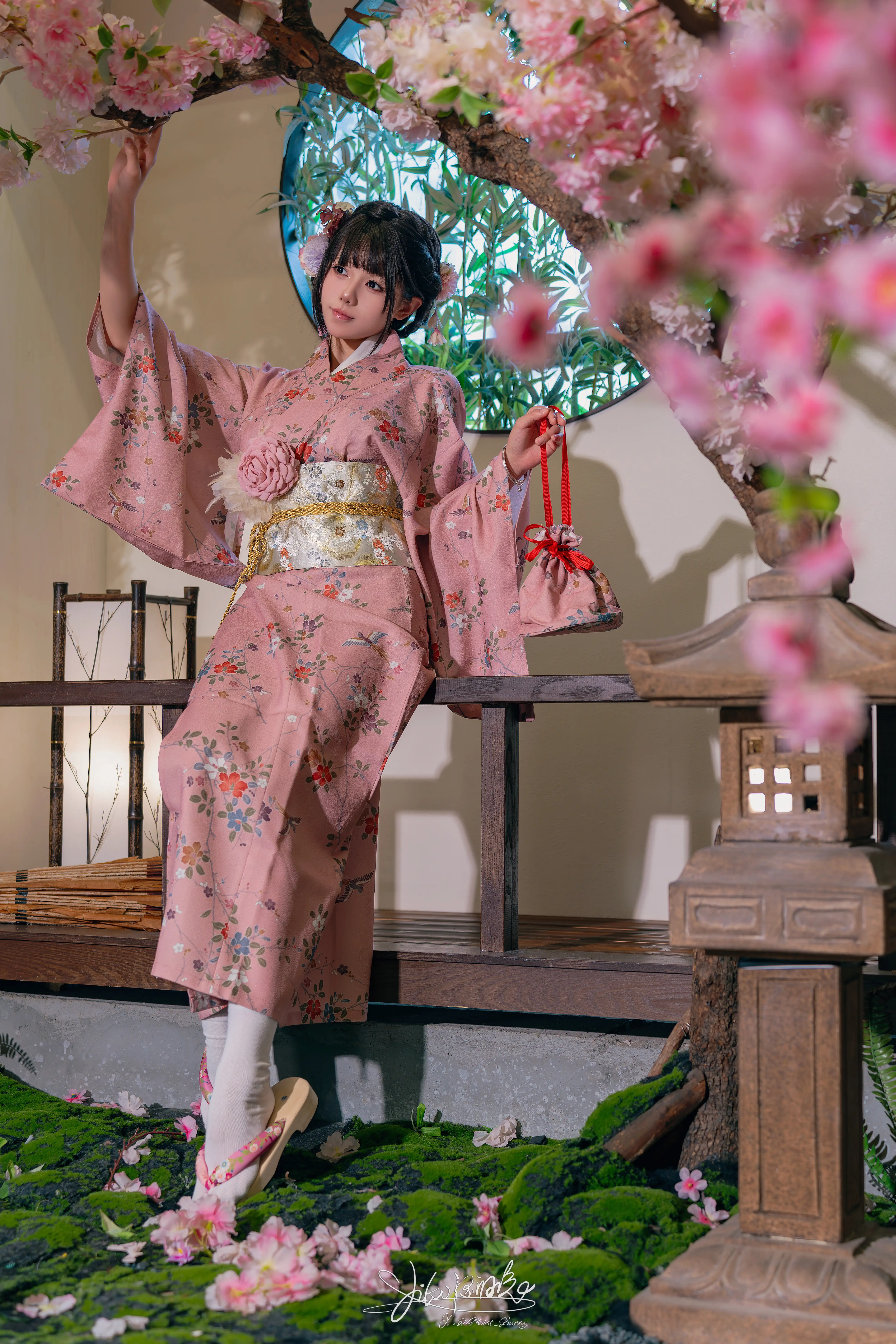 咬一口兔娘(黏黏团子兔) – NO.178 8月作品『温泉の女将』燕无歇[78P-1V-1.04G] - 第2张