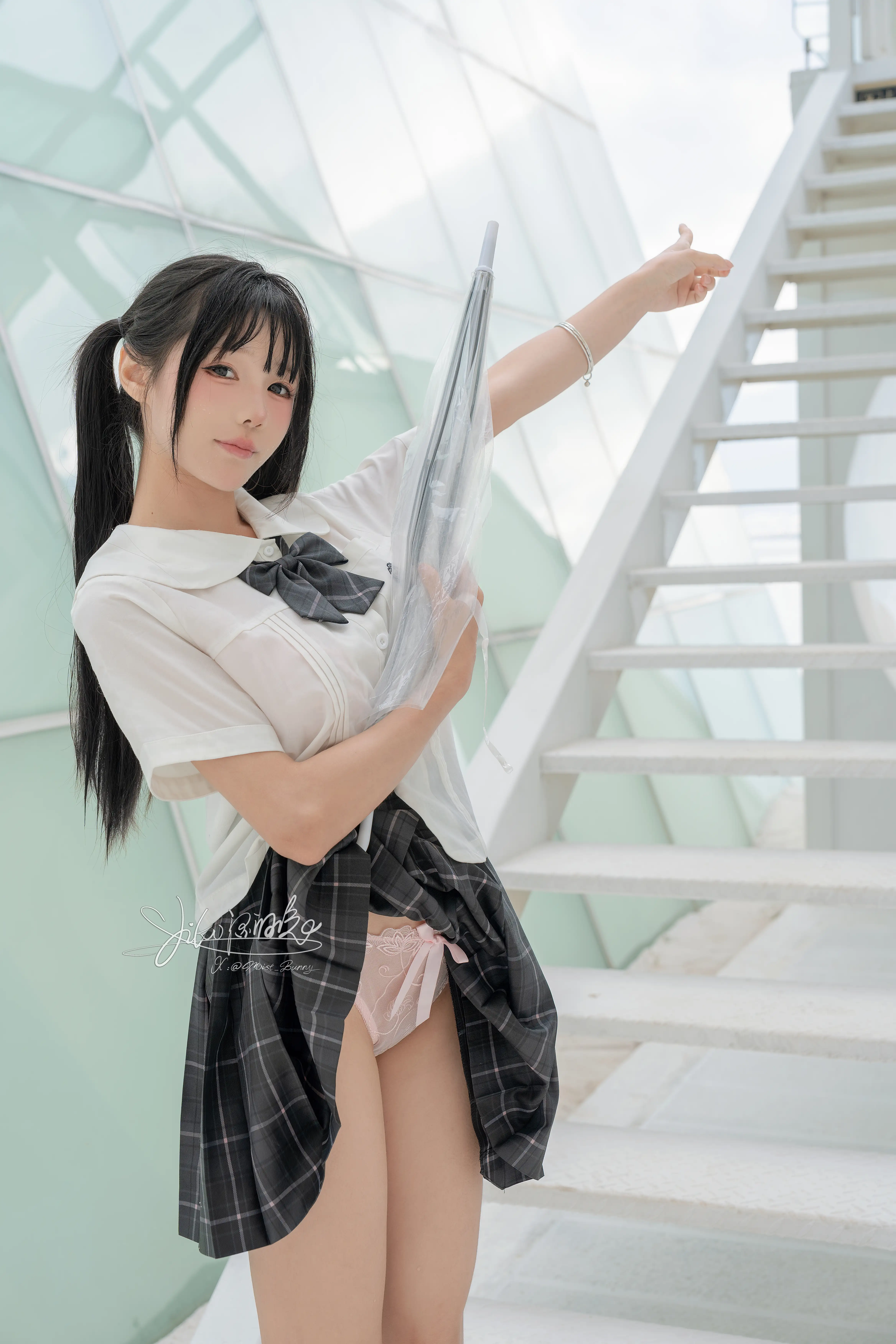 咬一口兔娘(Yiko湿润兔) – NO.189 雨后小故事 [89P1V-1.72GB] - 第3张