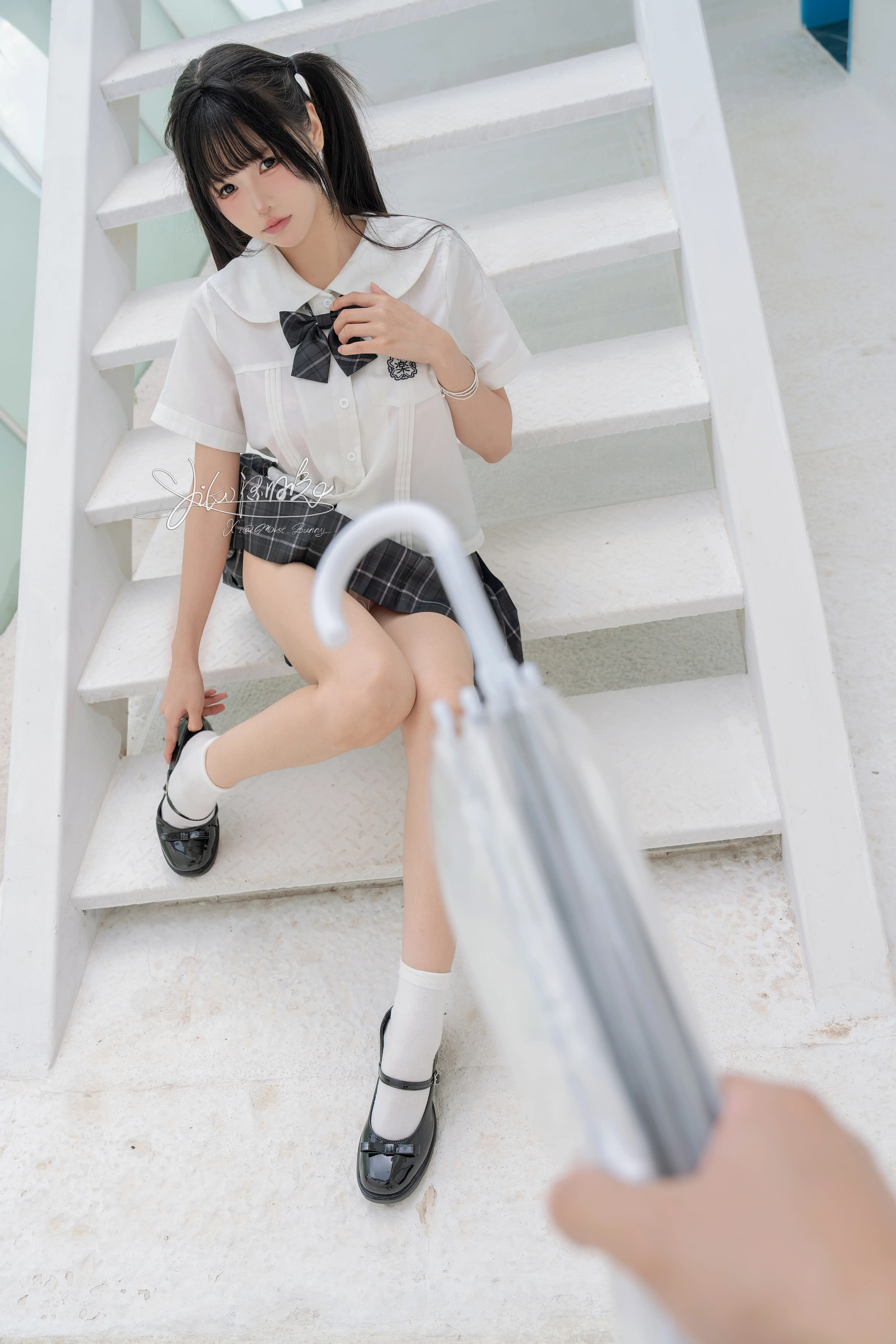 咬一口兔娘(Yiko湿润兔) – NO.189 雨后小故事 [89P1V-1.72GB] - 第5张