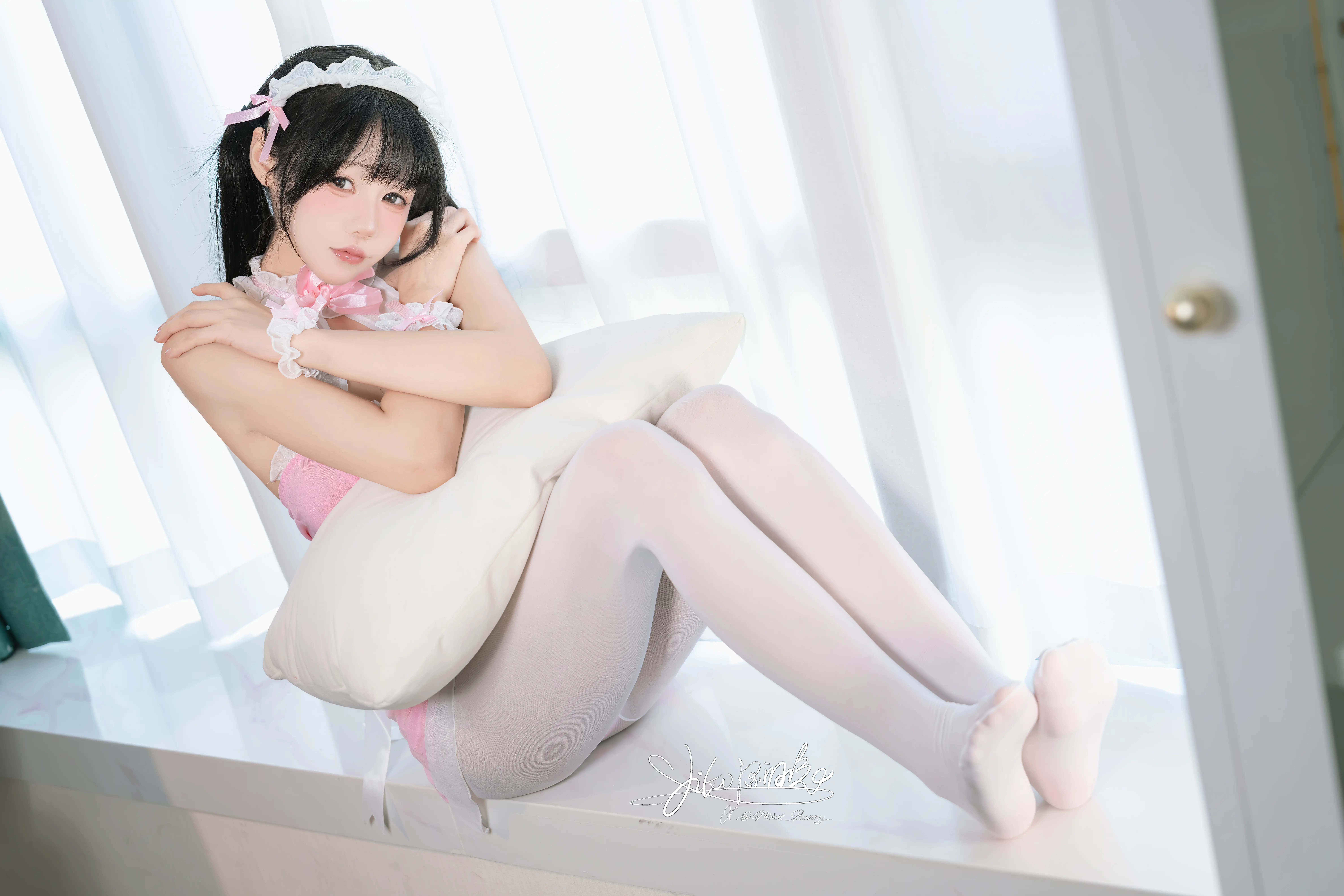 咬一口兔娘(Yiko湿润兔) – NO.191 欢迎回家 [41P1V-1.82GB] - 第3张