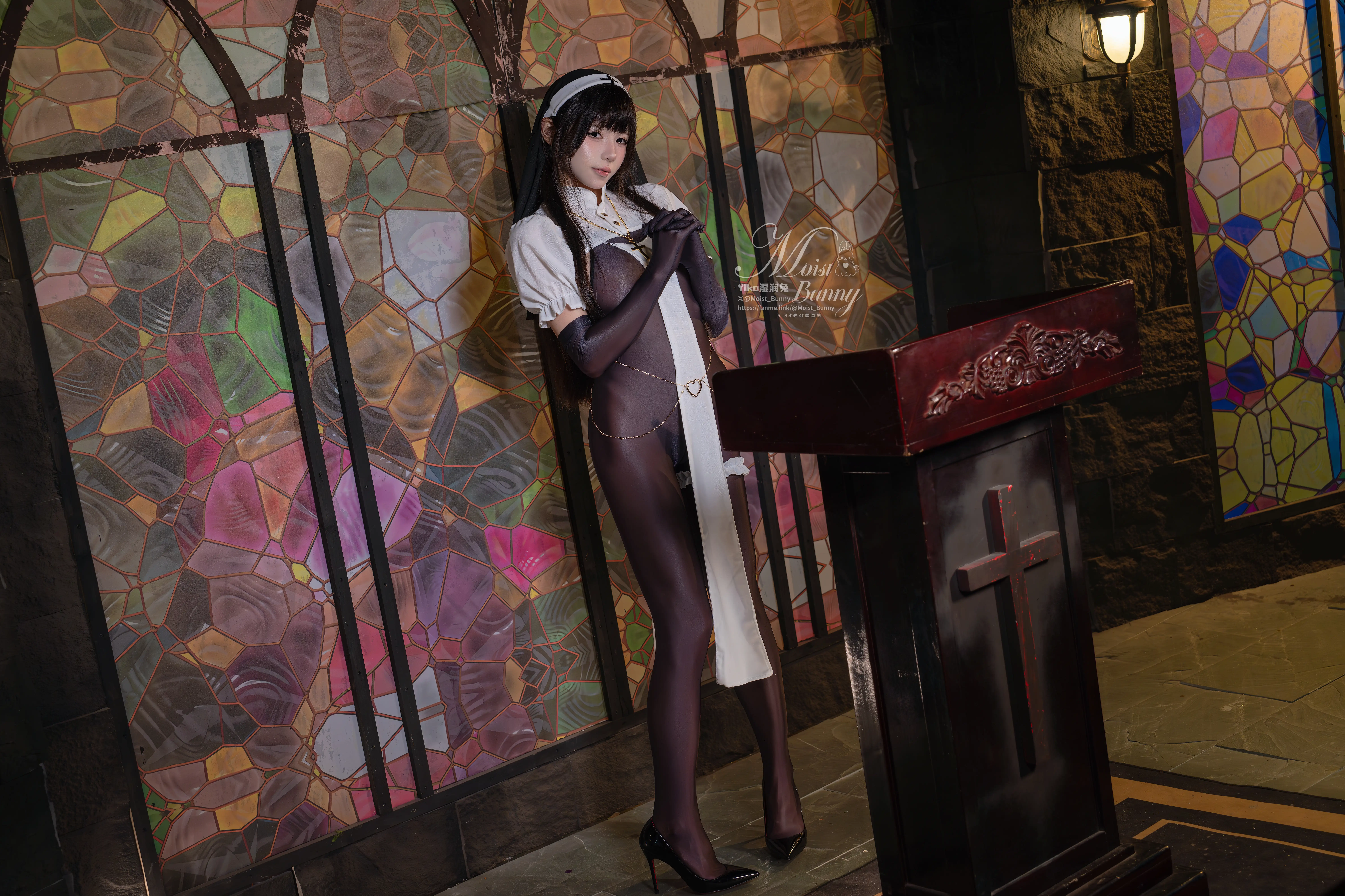 咬一口兔娘(Yiko湿润兔) – NO.208 25年01月作品『布道圣女』Abracadabra·傲慢扭胯舞[73P-1V-3.36G] - 第2张