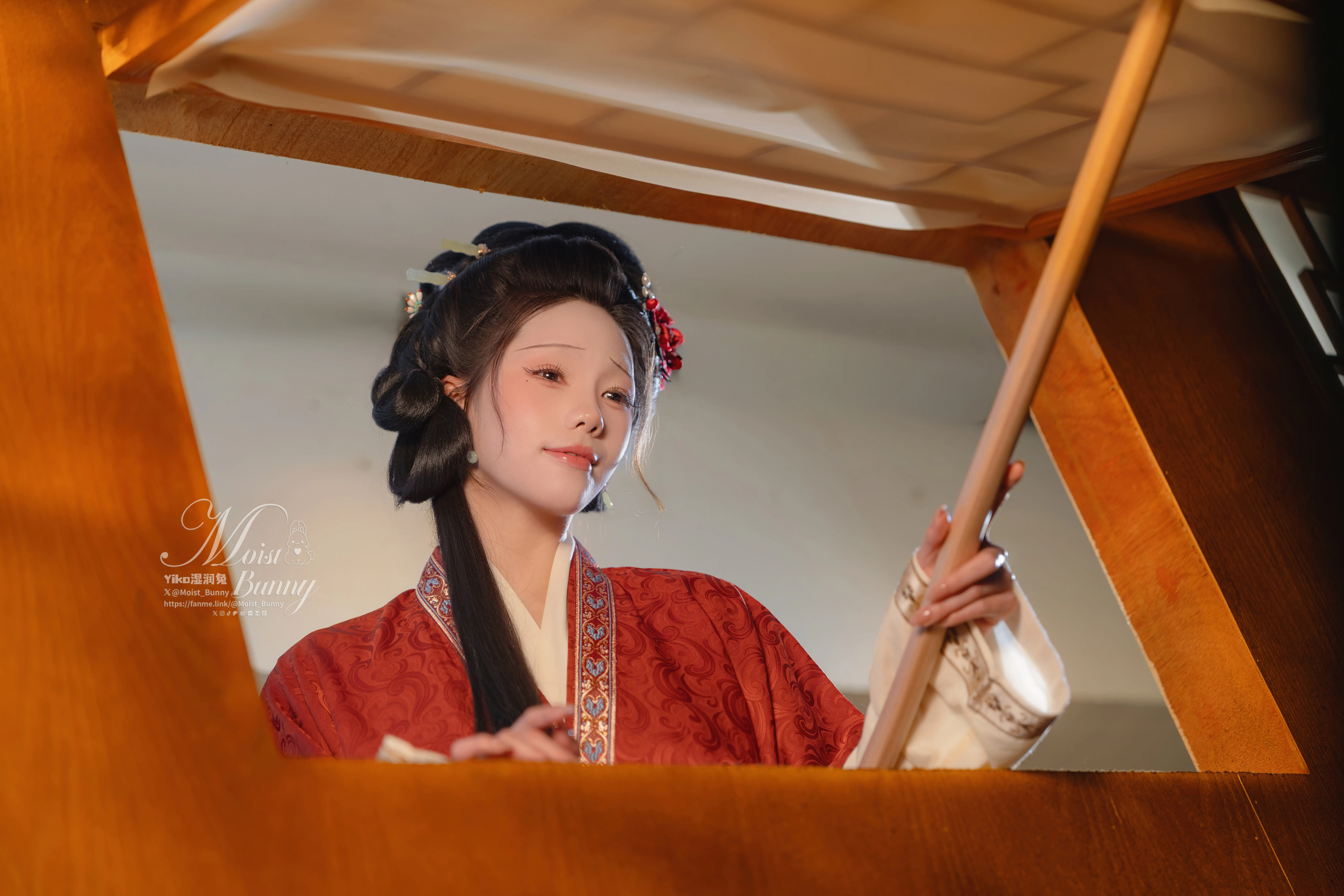 咬一口兔娘(Yiko湿润兔) – NO.271 快马加鞭·金莲迎春[96P-2V-2.09G] - 第2张
