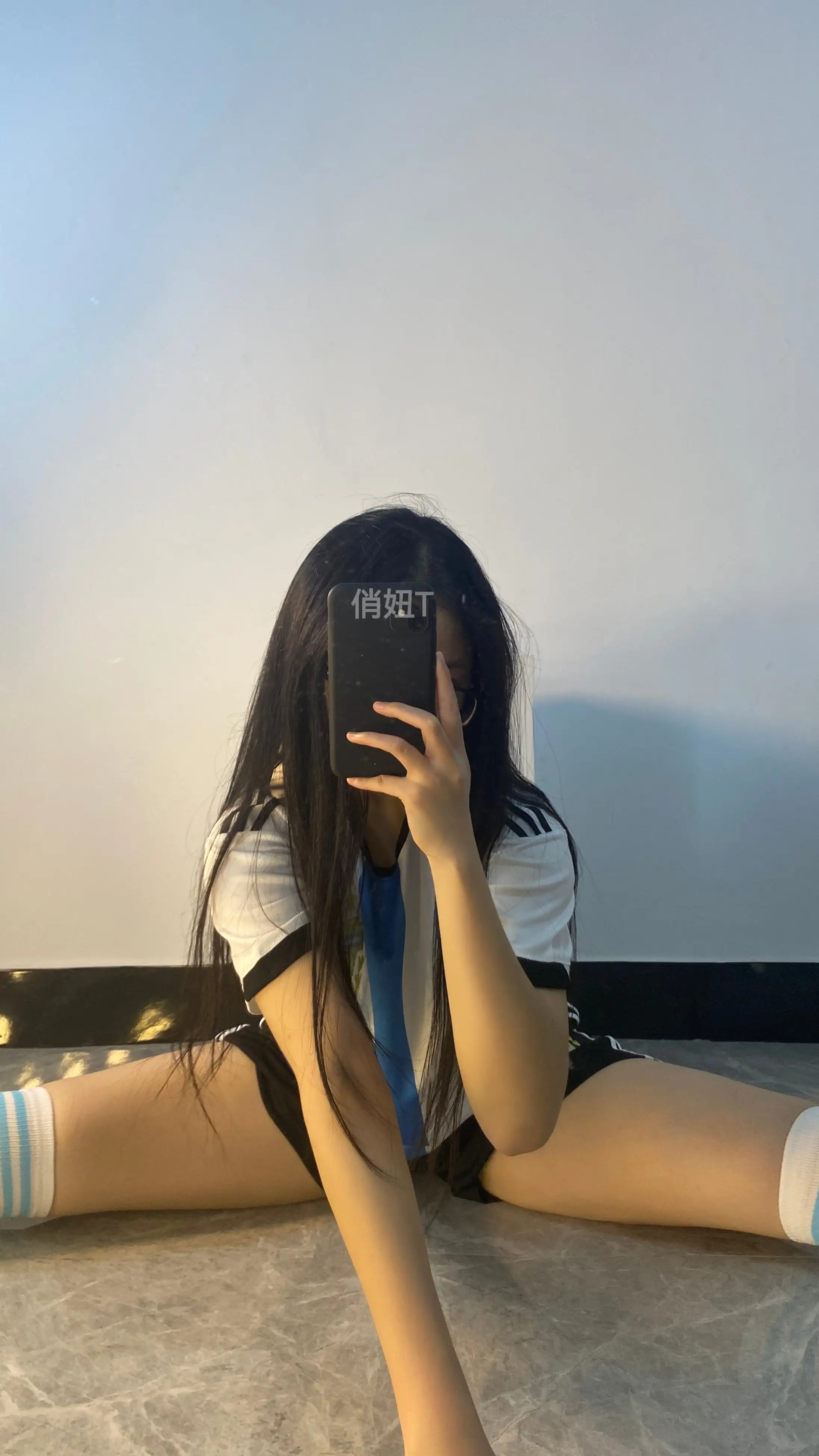 俏妞qiaoniuTT NO.035 进来看球[32P-1V-114.2M] - 第11张
