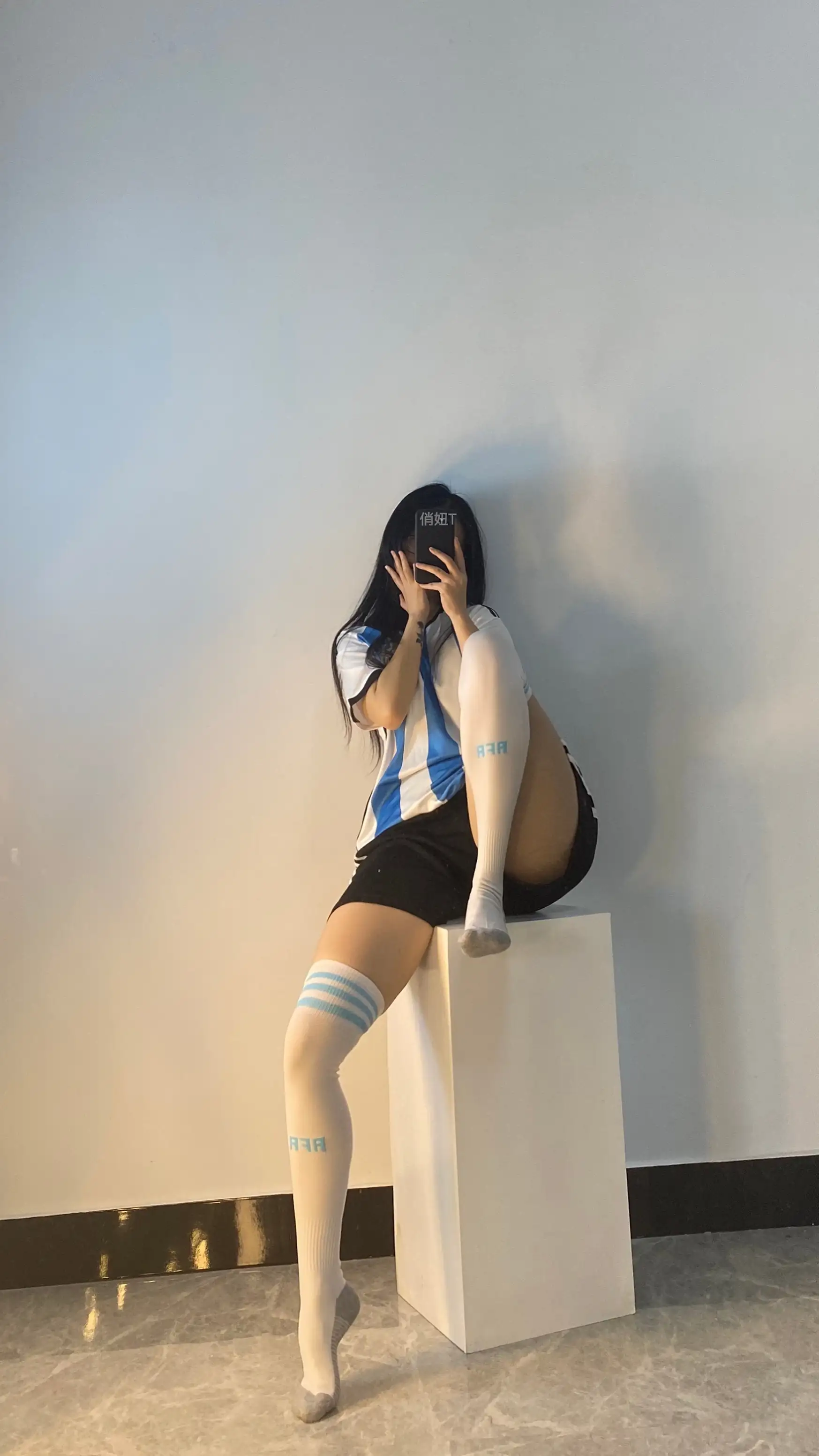 俏妞qiaoniuTT NO.035 进来看球[32P-1V-114.2M] - 第14张