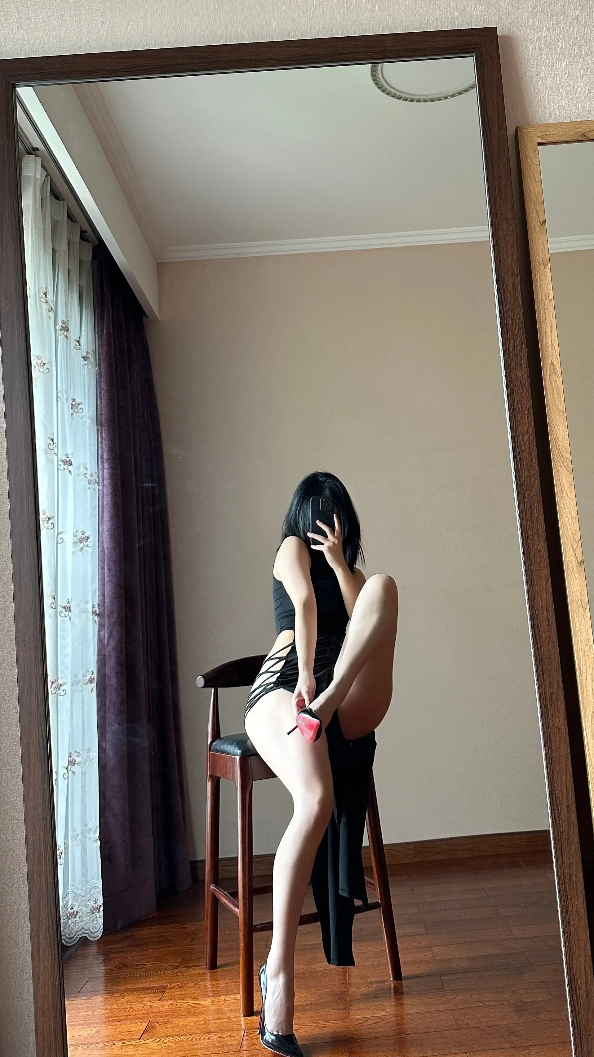 俏妞qiaoniuTT NO.128 国风黑丝开叉旗袍 [30P 129MB] - 第5张