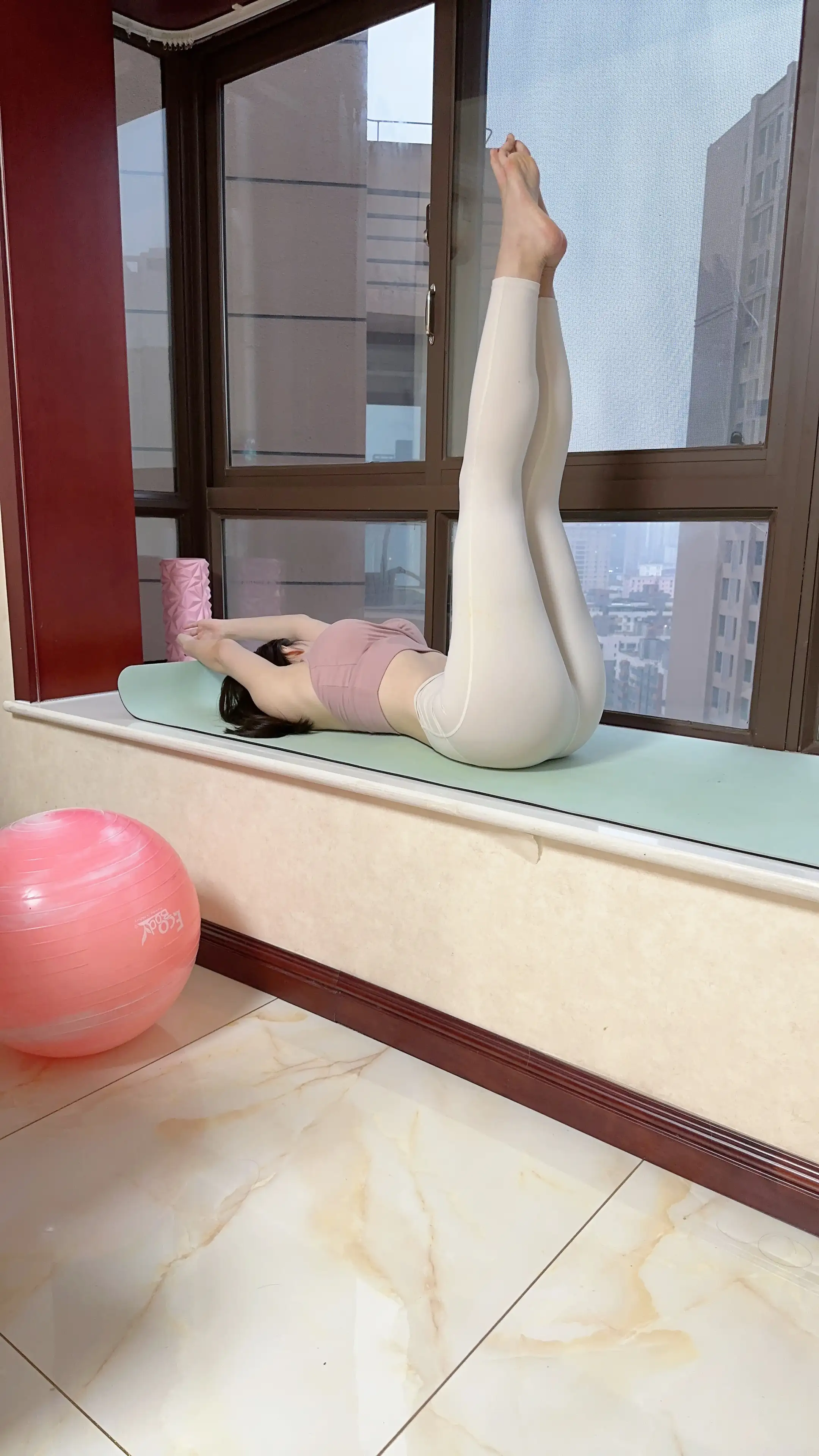 奶宝妹纸 NO.030 微密圈系列 美少妇瑜伽[53P-10V-207.2M]