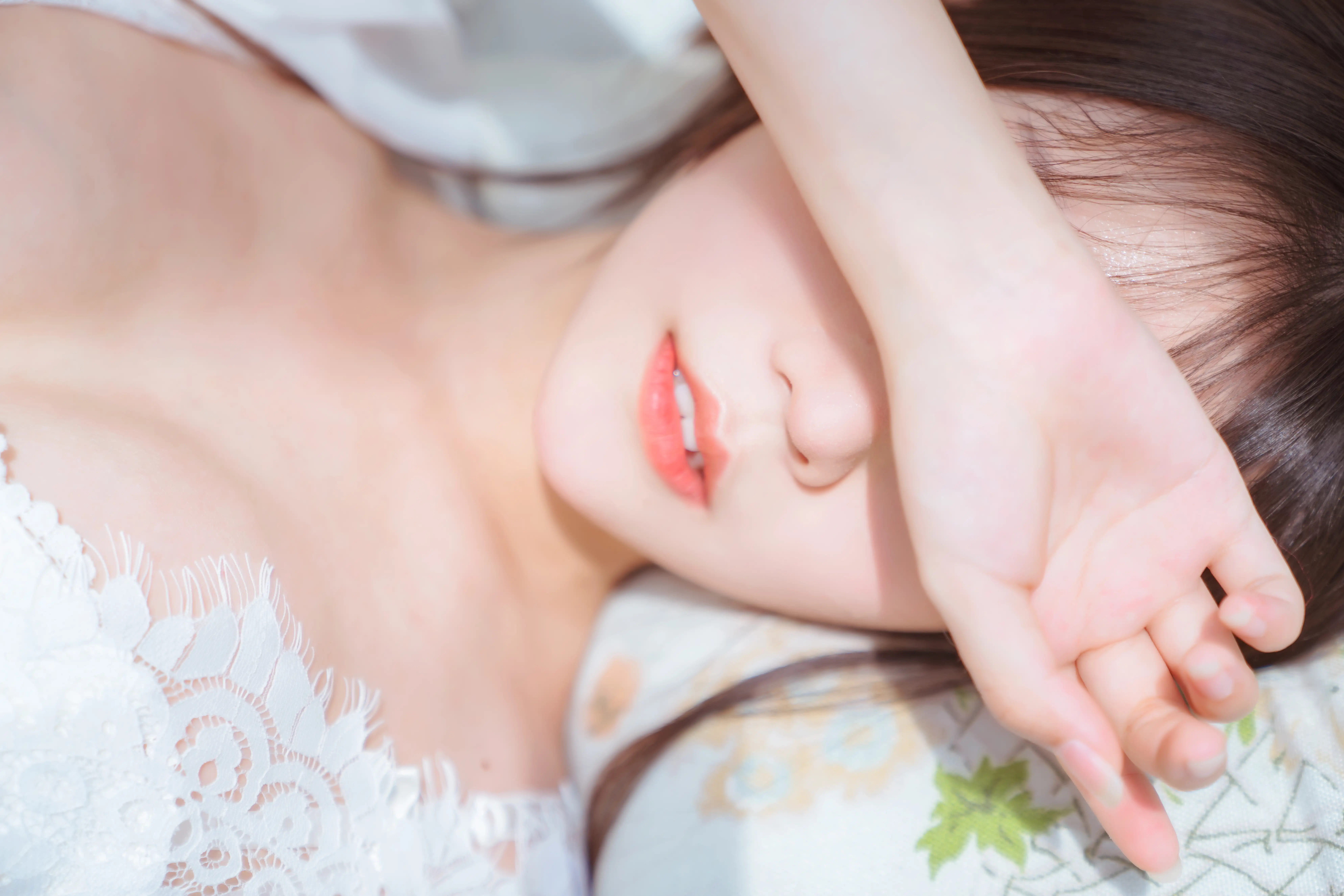 香草喵露露 NO.005 玻璃房少女 [76P-1.13GB]