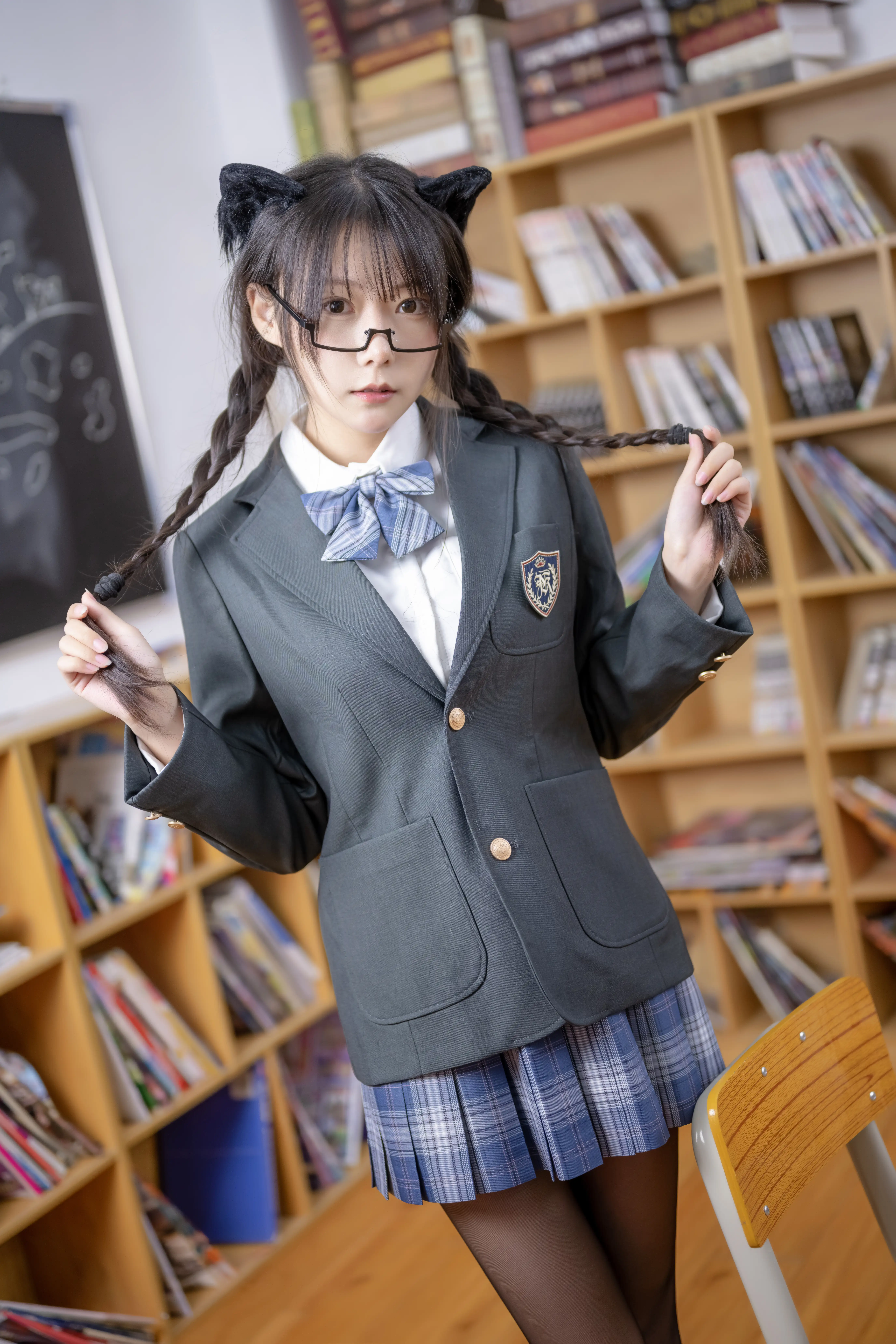 香草喵露露 NO.035 小露乱撞 jk制服 [35P1V-1.09GB] - 第1张