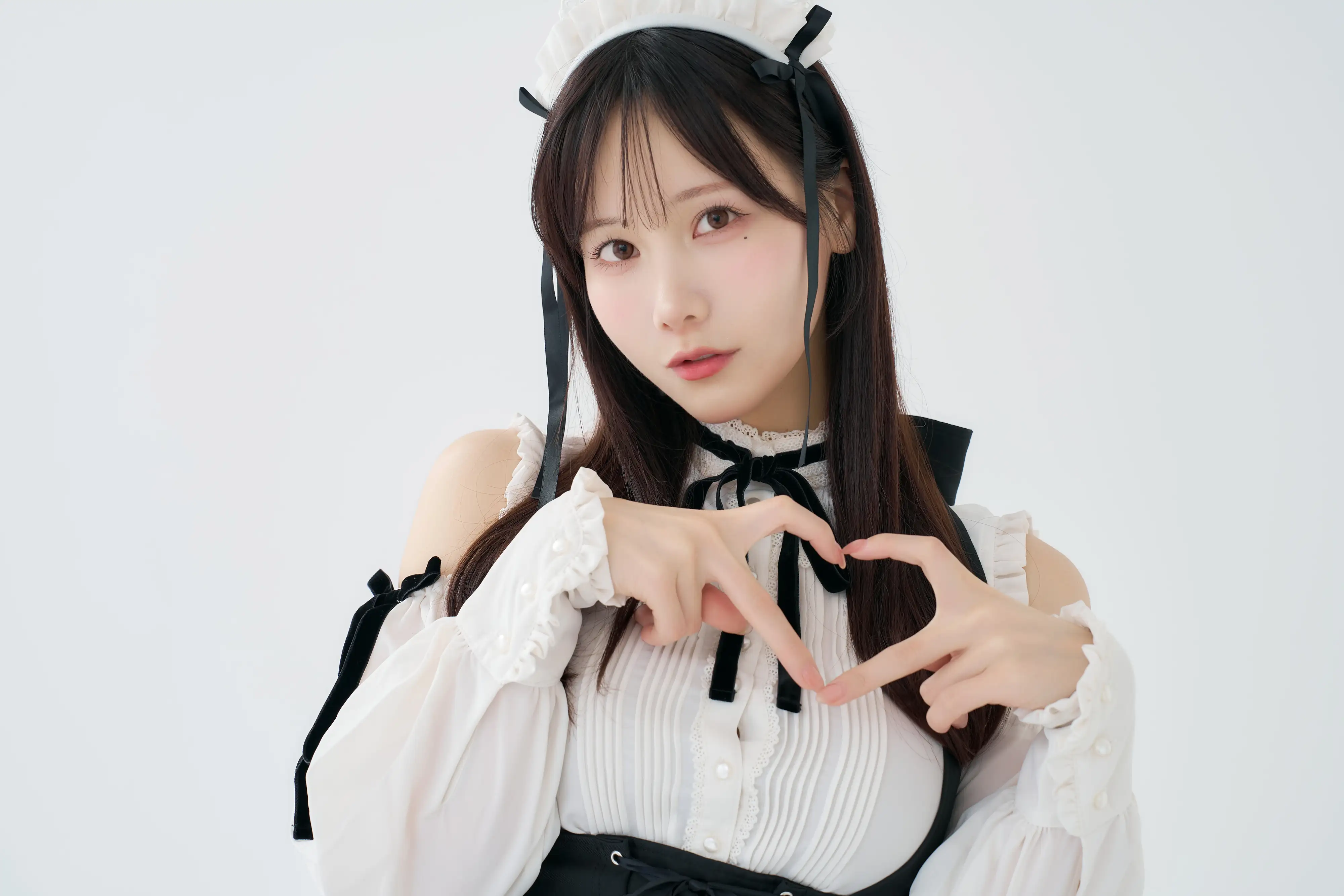 けん研(けんけん) – NO.088 DL写真集 推し型メイドロイドとしたいこと [138P-823MB]