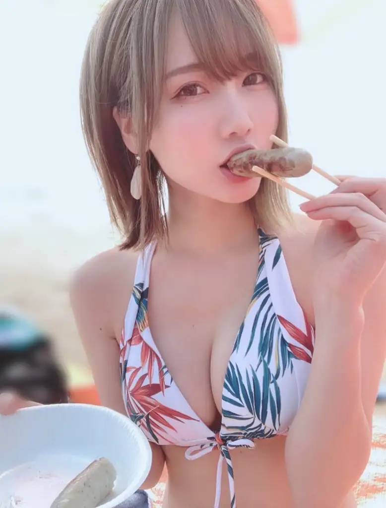 けん研(けんけん) NO.020 Fantia-2020年8月合集[118P+5V] - 第2张