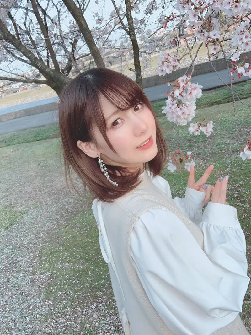 けん研(けんけん) NO.028 Fantia-2021年4月合集[134P+2V] - 第1张