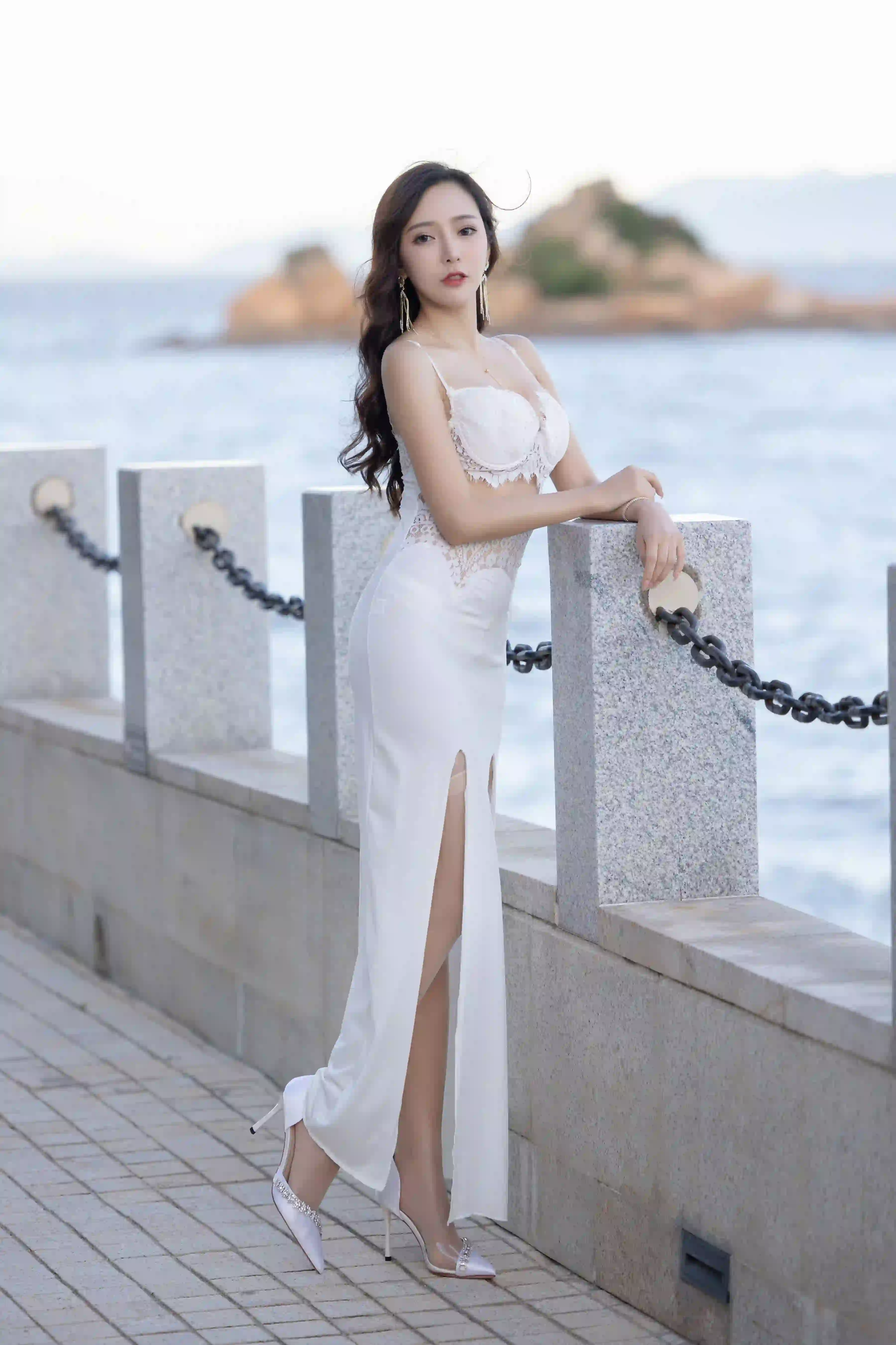 王馨瑶 NO.017 内购无水印 NO.4004 白色裙子灰色旗袍 [87P 301.70 MB] - 第1张