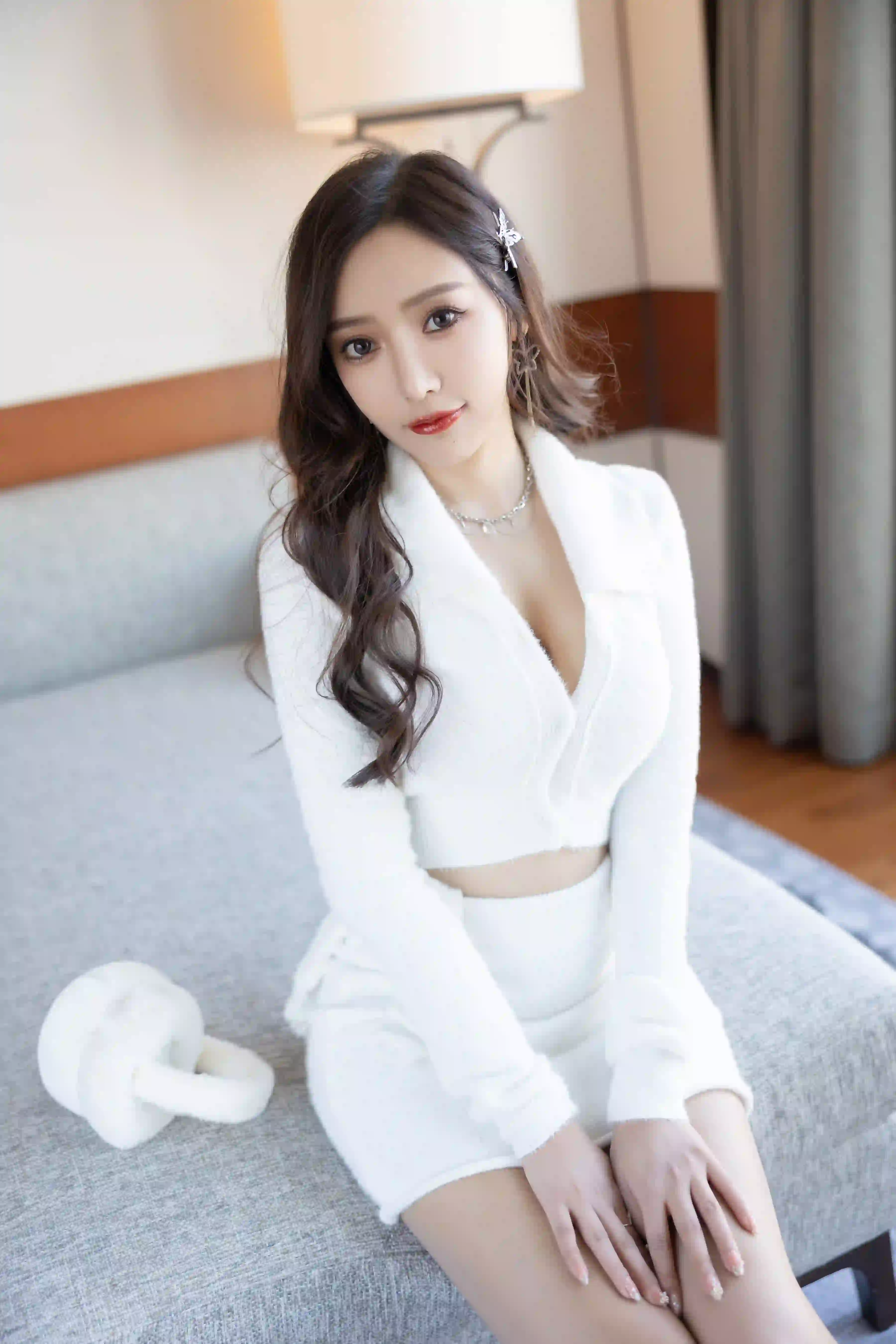 王馨瑶 NO.019 内购无水印 NO.4359 白色套装圣诞女郎 [87P1V 930MB] - 第1张