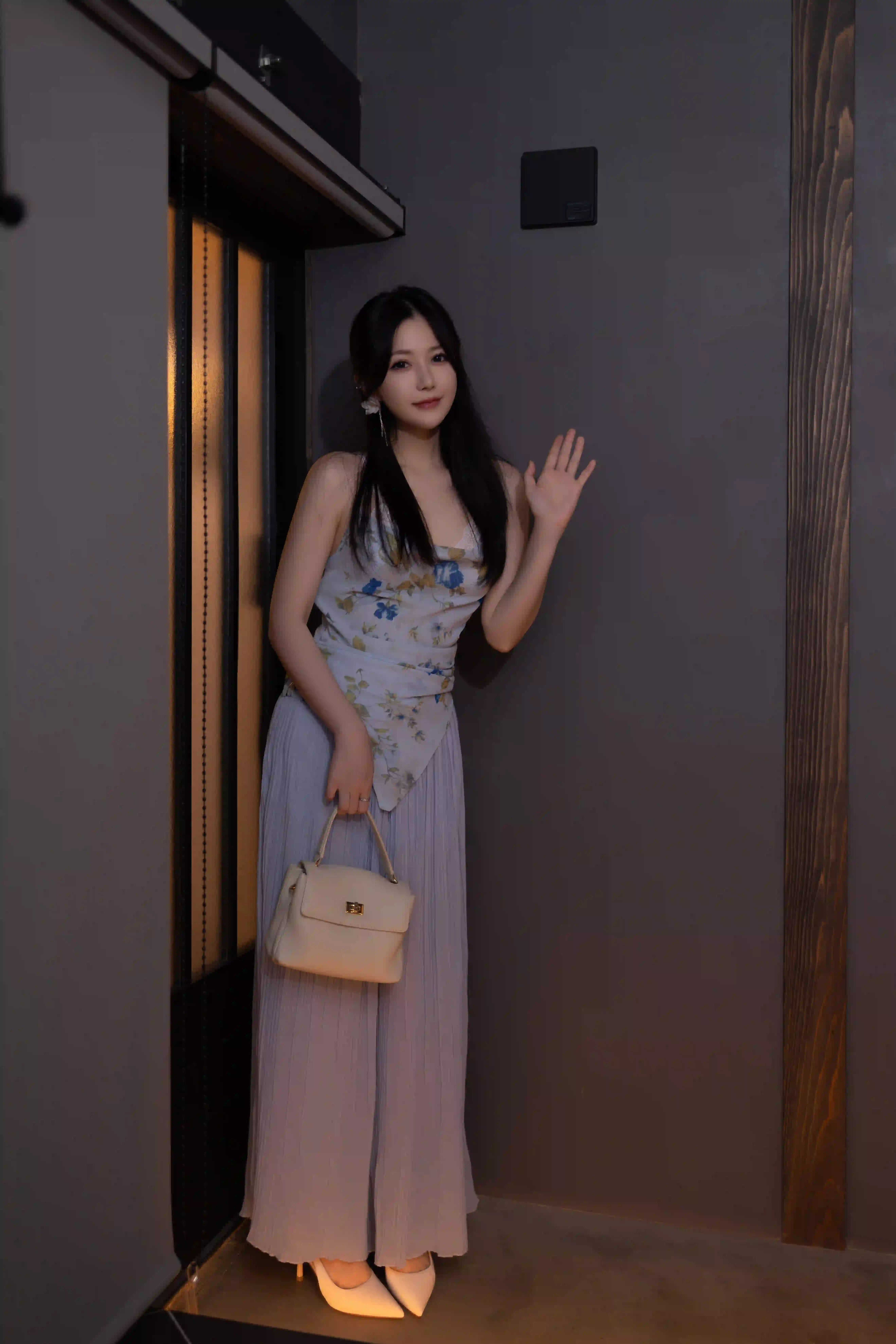 鱼子酱Fish NO.084 内购无水印 她的体香 [140P 2.42 GB] - 第3张