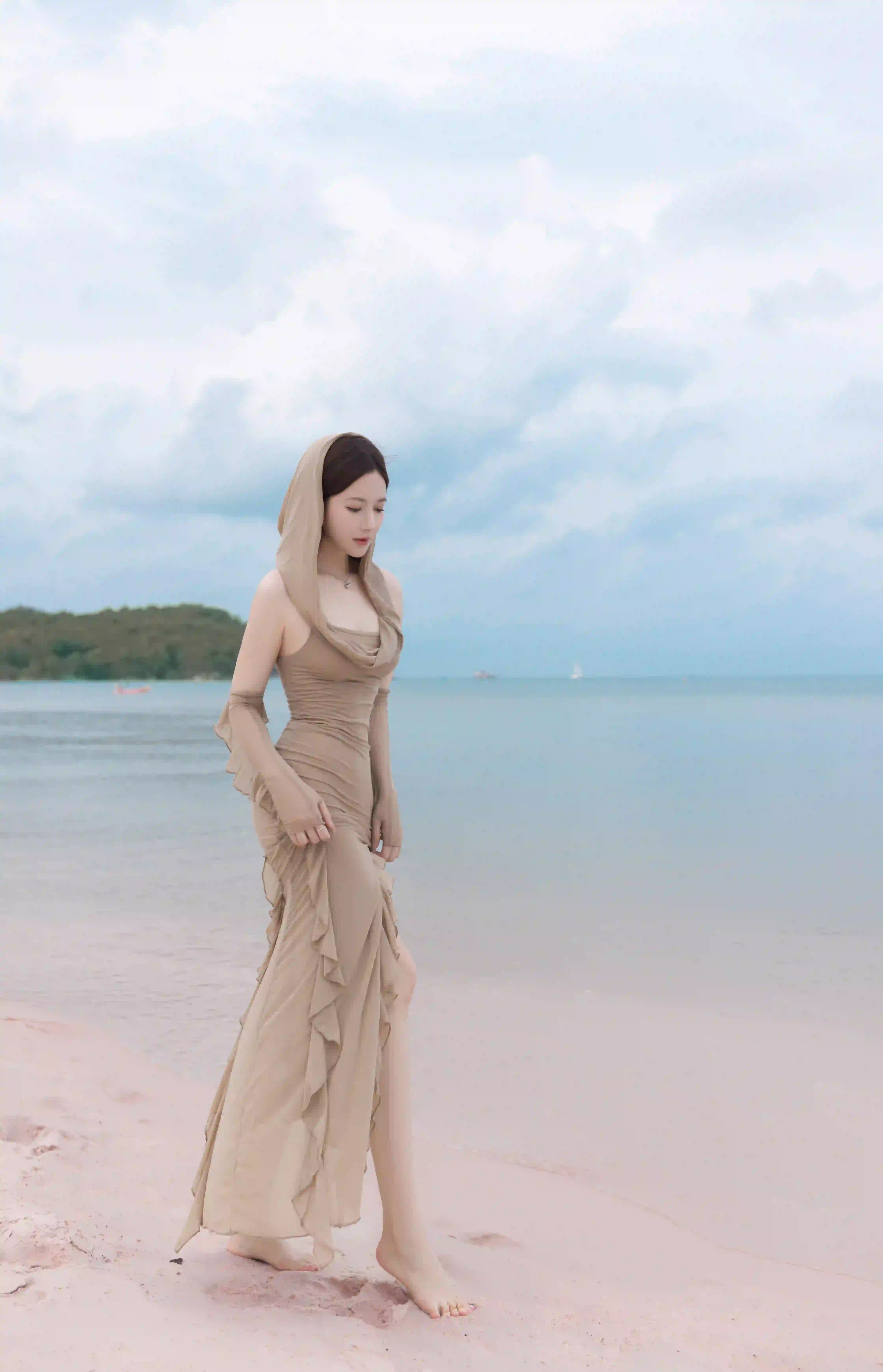鱼子酱Fish NO.113 内购无水印 雨后海滩 [107P 1.15 GB] - 第2张