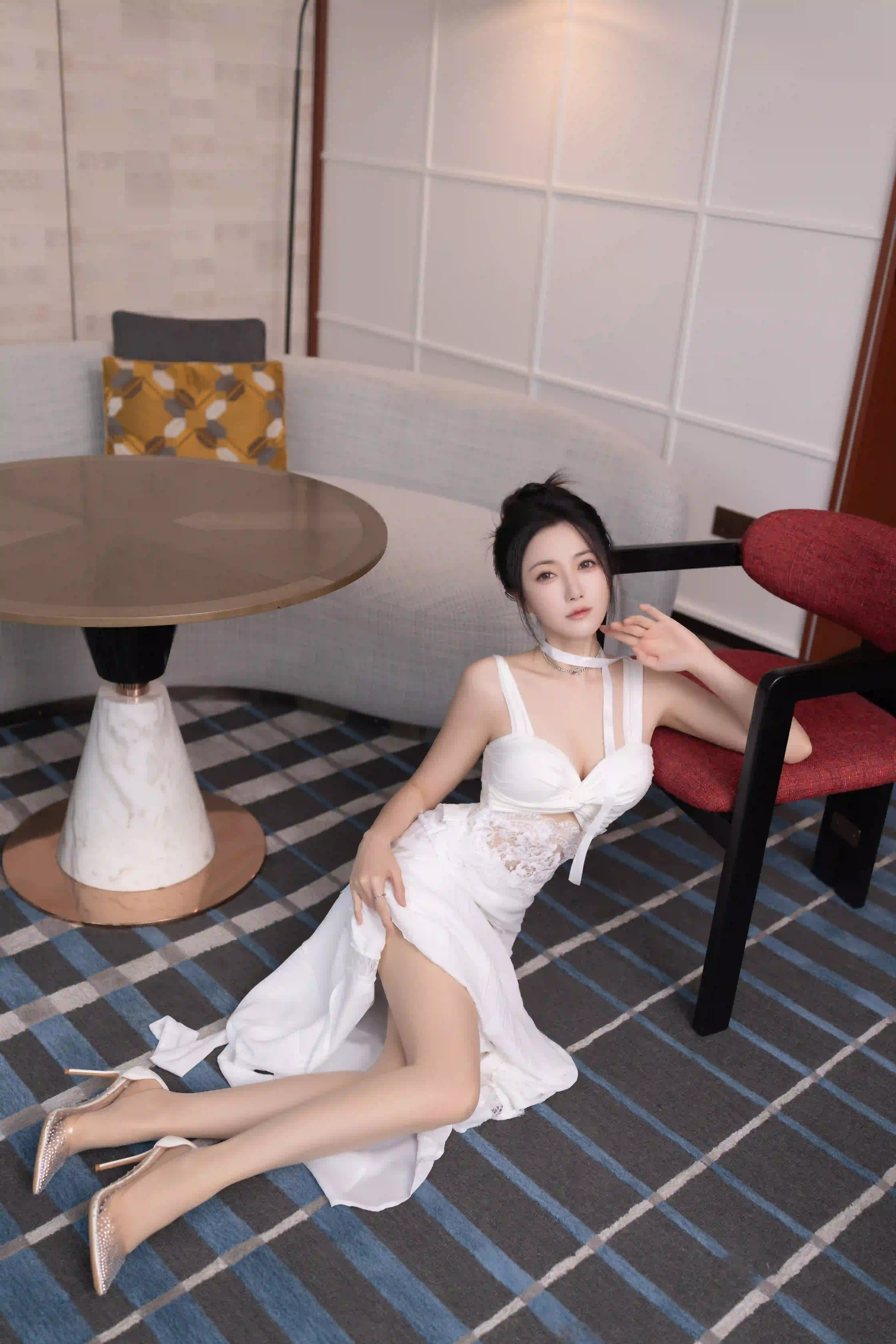 鱼子酱Fish NO.224 内购无水印 白裙跳蛋 [120P 815M] - 第2张