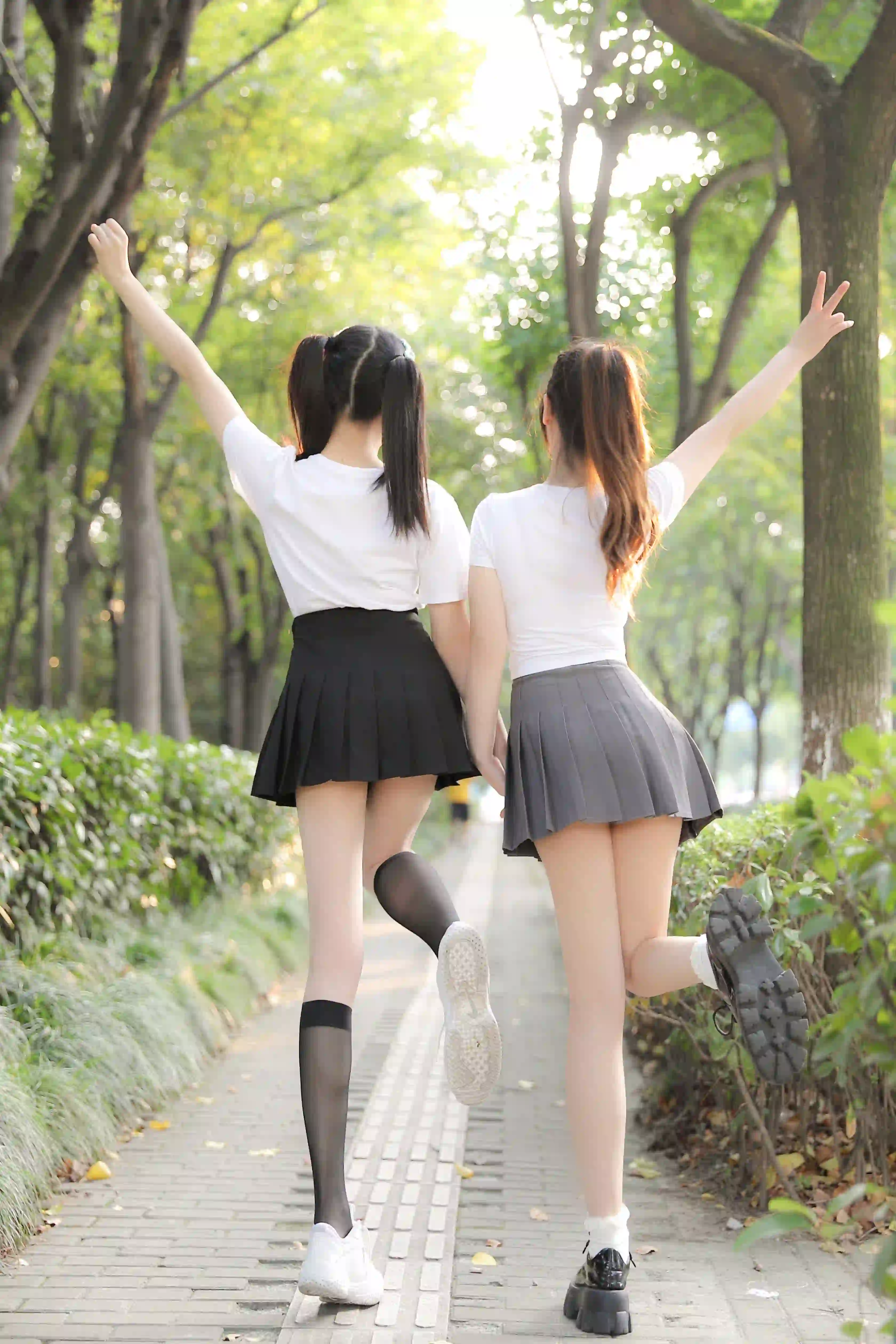 袁圆 NO.002 双人戏水 [76P-498MB] - 第2张