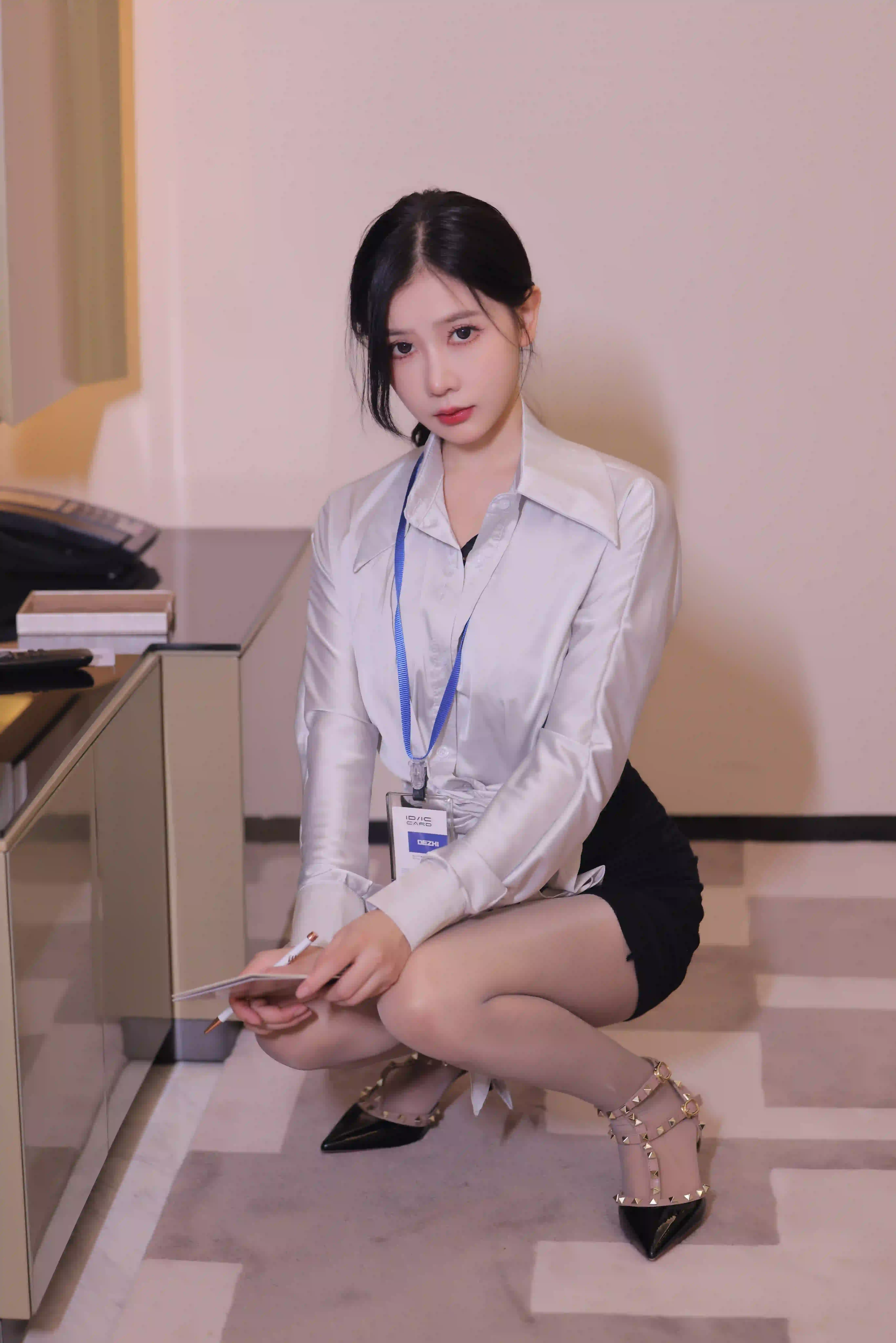 尹甜甜 NO.001 内购无水印 7926 职业OL装 [85P 1.18 GB] - 第2张