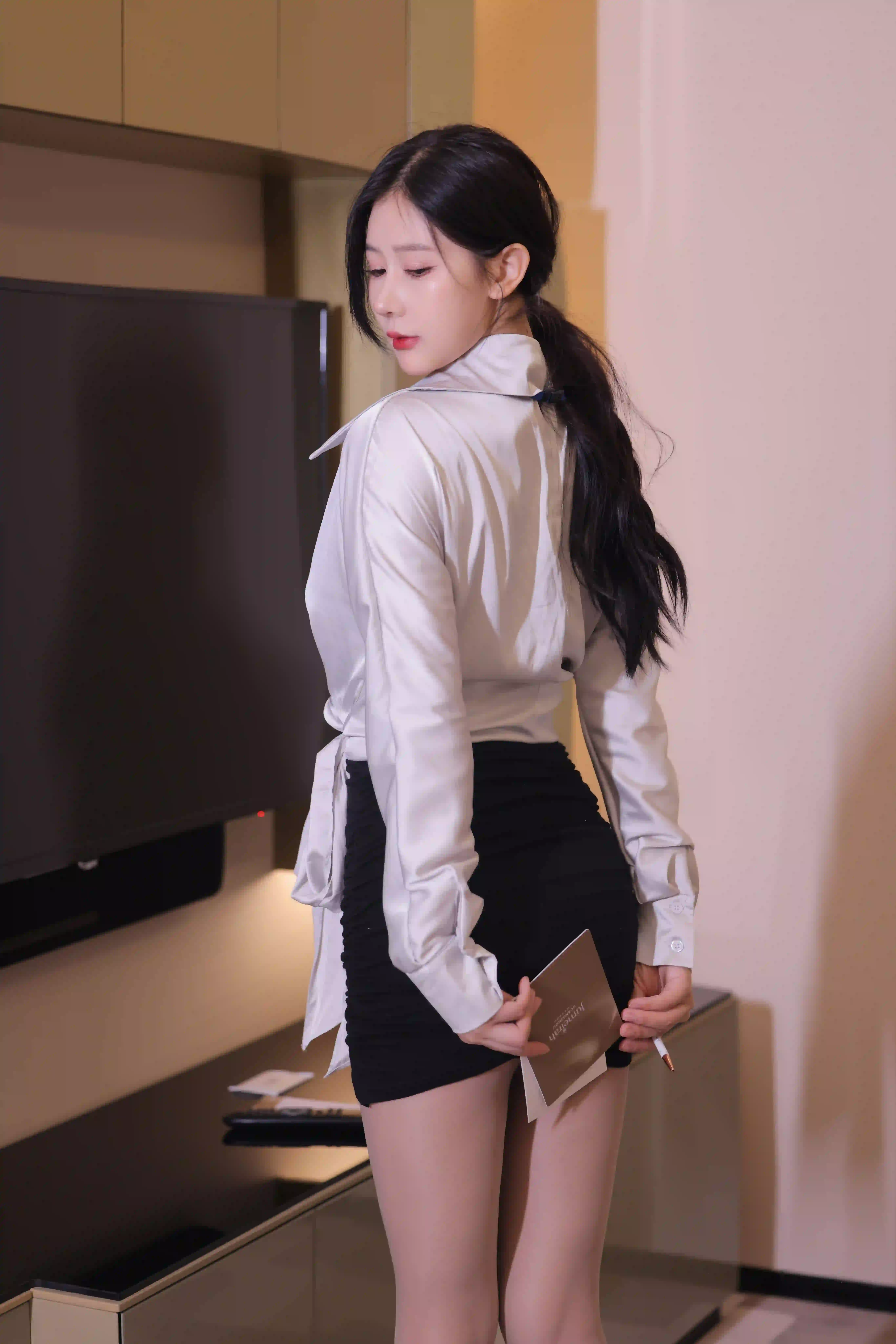 尹甜甜 NO.001 内购无水印 7926 职业OL装 [85P 1.18 GB] - 第3张
