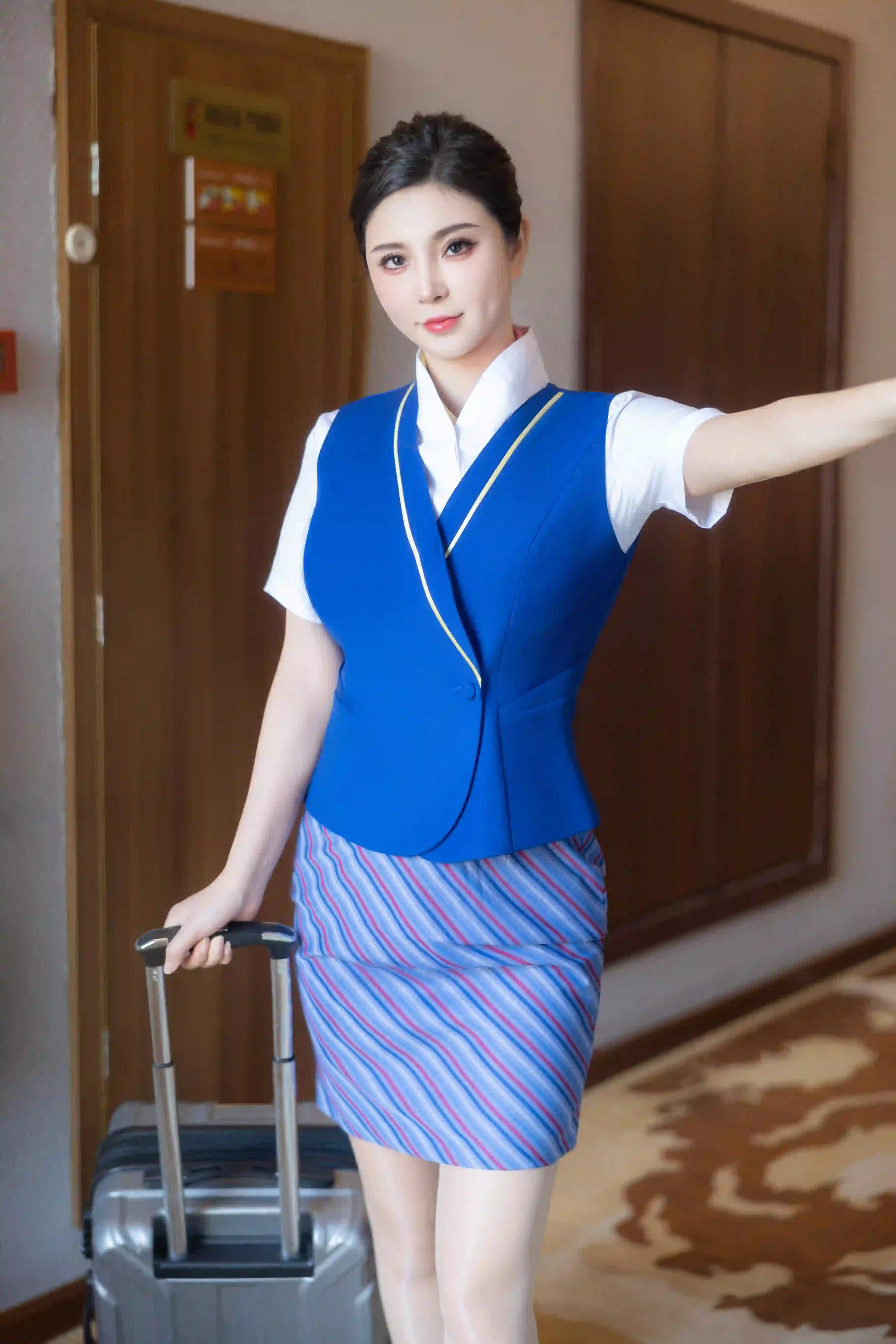 小蛮妖 NO.001 内购无水印 9612 空姐制服 [80P 746MB] - 第1张