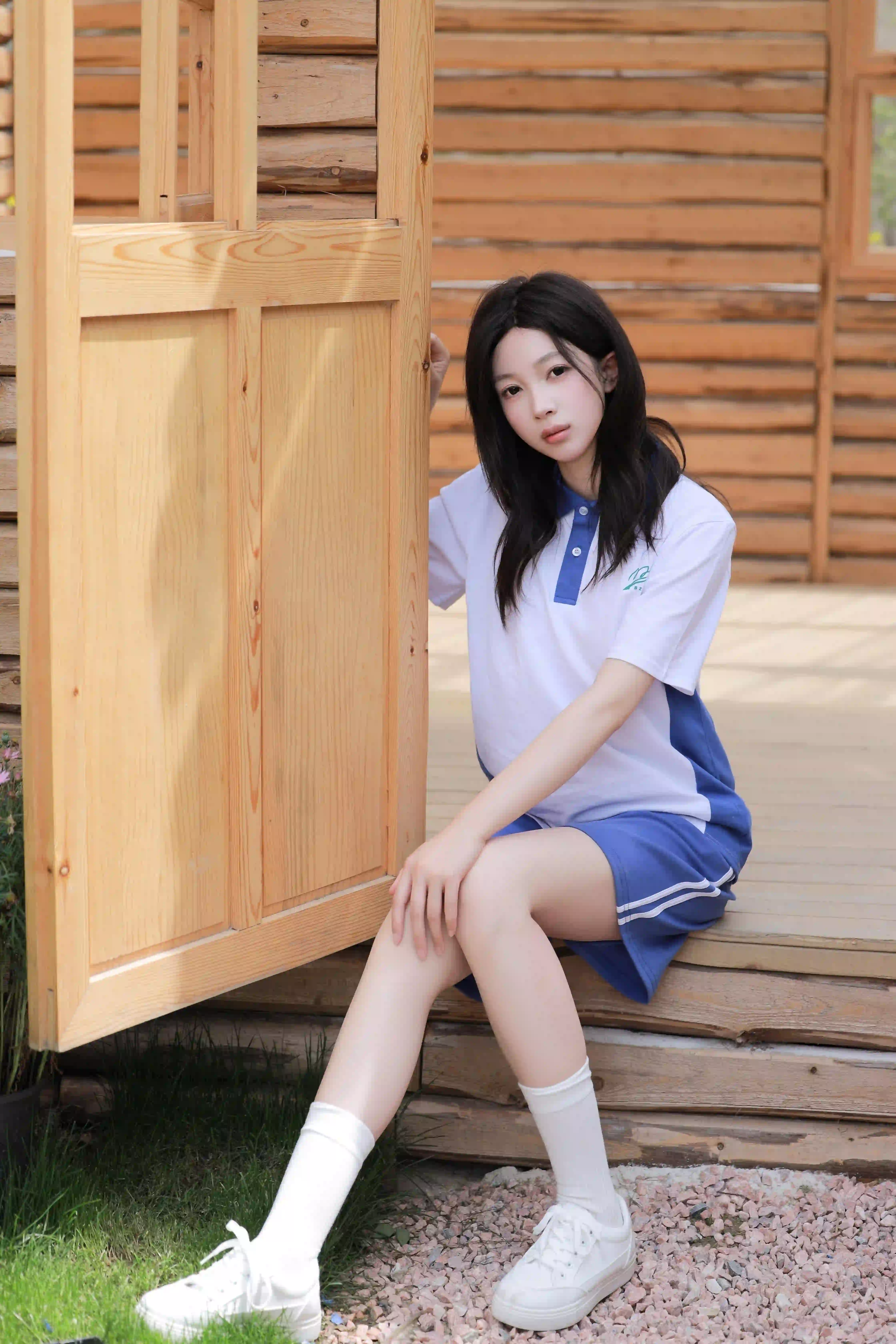 橙子酱Lillian NO.001 内购无水印 木屋中的JK小仙女 [74P 302MB] - 第1张